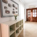 Alquilo 3 dormitorio apartamento de 11 m² en Seville