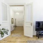 Rent 3 bedroom apartment in Prague