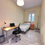 Rent a room of 102 m² in Madrid