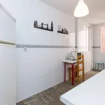 Rent a room of 90 m² in granada