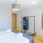 Rent 4 bedroom apartment of 154 m² in Porto