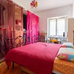 Rent 3 bedroom apartment of 80 m² in Milano