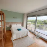 Rent 5 bedroom apartment in Girona