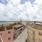 Rent 5 bedroom apartment of 260 m² in Lisbon