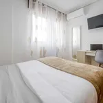 Rent a room of 150 m² in madrid