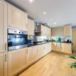 Rent 2 bedroom apartment of 71 m² in London