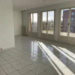 Appartement de 90 m² avec 1 chambre(s) en location à Maubeuge