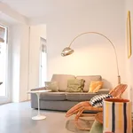 Rent 5 bedroom apartment of 68 m² in Madrid