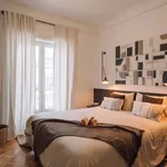 Rent 5 bedroom apartment of 95 m² in Lisboa