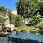 Rent 1 bedroom apartment of 200 m² in Bordeaux