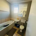 Rent 2 bedroom house of 318 m² in Soweto