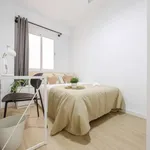 Rent a room of 120 m² in valencia