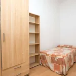 Rent a room of 150 m² in madrid