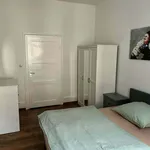 Rent a room of 100 m² in Frankfurt am Main