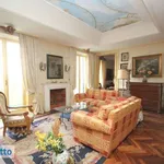 Rent 6 bedroom apartment of 200 m² in Rome