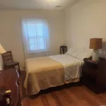 Rent 2 bedroom apartment in East Rockaway