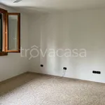 Rent 4 bedroom house of 200 m² in Torri di Quartesolo