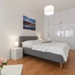 Pronajměte si 1 ložnic/e byt o rozloze 65 m² v Prague