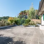 Rent 5 bedroom house of 220 m² in Lonato del Garda