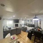 Rent a room in Woodland Hills