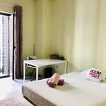 Rent 8 bedroom apartment in Seville