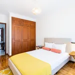 Rent 2 bedroom apartment in Porto