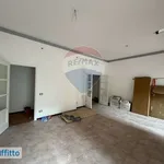 Rent 4 bedroom apartment of 111 m² in Palermo