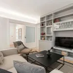 Rent 3 bedroom apartment in barcelona