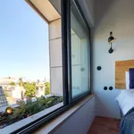 Rent a room of 100 m² in Lisbon