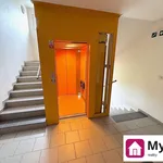 Pronajměte si 3 ložnic/e byt o rozloze 69 m² v Znojmo