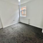 Rent 3 bedroom flat in East Midlands