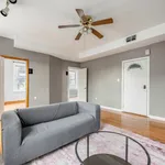 Rent 3 bedroom apartment in Chicago