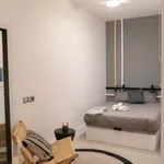 Rent 4 bedroom apartment of 54 m² in Barcelona