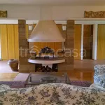 Rent 7 bedroom house of 310 m² in Monterosi