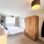 Rent 2 bedroom house in Woking