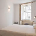 Rent 1 bedroom apartment in Porto