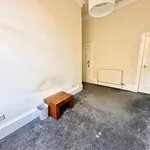 Rent 4 bedroom apartment in Glasgow