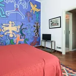 Rent 4 bedroom apartment of 80 m² in Milan