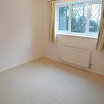 Rent 4 bedroom flat in Warwick