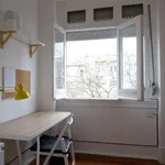 Rent a room of 120 m² in lisbon