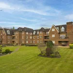 Rent 3 bedroom flat in Weybridge