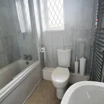 Rent 3 bedroom flat in Cardiff