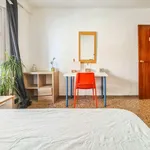 Rent 4 bedroom apartment in Valencia