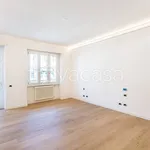 Affitto 5 camera appartamento di 233 m² in Bergamo