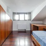 Rent 4 bedroom apartment of 130 m² in Milano