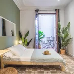 Rent 6 bedroom apartment in Barcelona