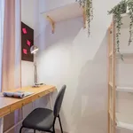 Rent a room of 213 m² in Milan