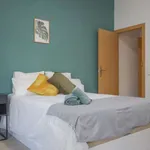 Rent a room of 300 m² in madrid