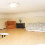 Rent a room of 150 m² in lisbon