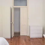 Rent a room of 120 m² in lisbon